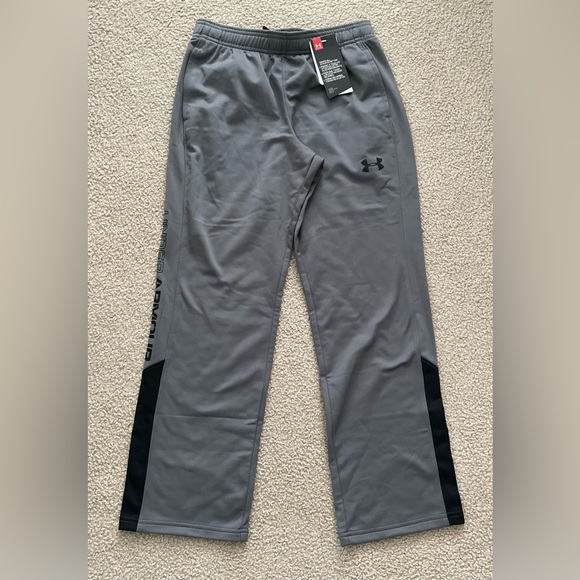 Boys Under Armour loose fit pants, new with tags - Picture 1 of 2